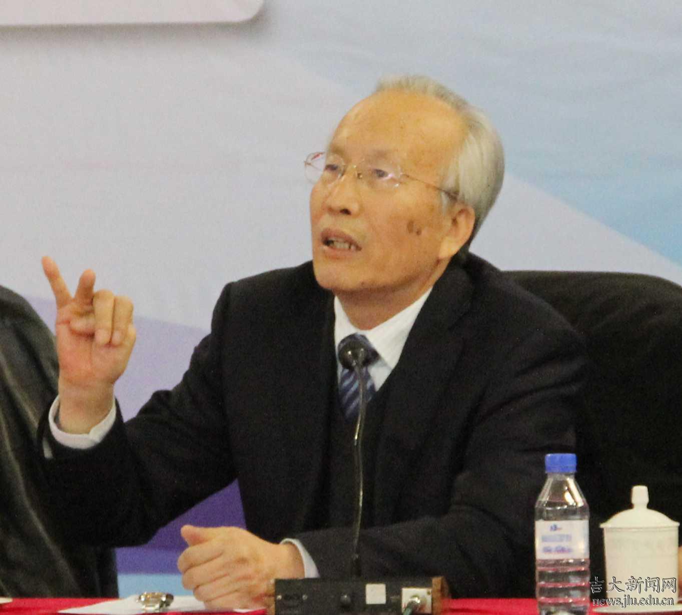 李笑雨摄